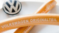 Ein Verkaufsrenner und „Originalteil“: Die Wurst von Volkswagen (Bild: APA/dpa/Julian Stratenschulte)