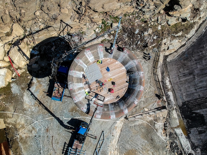 Construction work on the Fragant power plant group is underway.