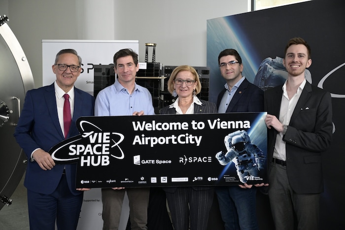 Off to infinity with Mikl-Leitner - Director Günther Ofner, Scharlemann, "Enpulsion" founder ...