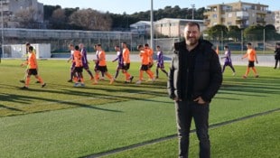 Boss Zeljko Karajica bei einem Testspiel 2024 in Kroatien zwischen seinen Klubs Sibenik und Austria Klagenfurt. (Bild: Claudio Trevisan)