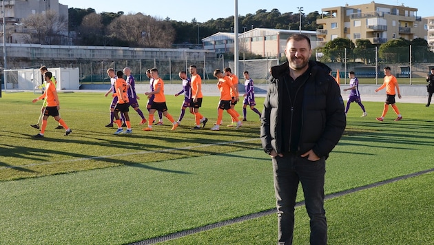 Boss Zeljko Karajica bei einem Testspiel 2024 in Kroatien zwischen seinen Klubs Sibenik und Austria Klagenfurt. (Bild: Claudio Trevisan)