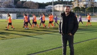 Will sowohl für Sibenik als auch Austria Klagenfurt (beide Teams im Hintergrund) eine ...