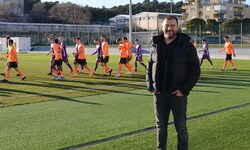 Boss Zeljko Karajica bei einem Testspiel 2024 in Kroatien zwischen seinen Klubs Sibenik und ...