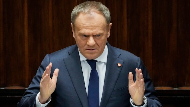 Donald Tusk criticizes the harsh tone of the USA. (Bild: AP Photo/Czarek Sokolowski)