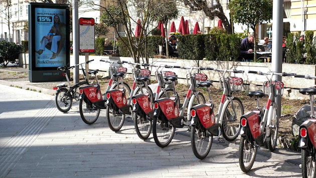 Mit den 40 Verleihstationen, die im ganzen Stadtgebiet verteilt sind, darf man auch die lukrativen Werbedisplays sein Eigen nennen. (Bild: Horst Einöder/Flashpictures)