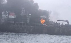 Nach der Kollision eines Frachters mit einem Öltanker droht in der Nordsee eine ...