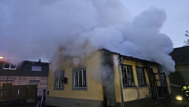 Starke Rauchentwicklung beim Vollbrand in Andau. (Bild: FF Andau)