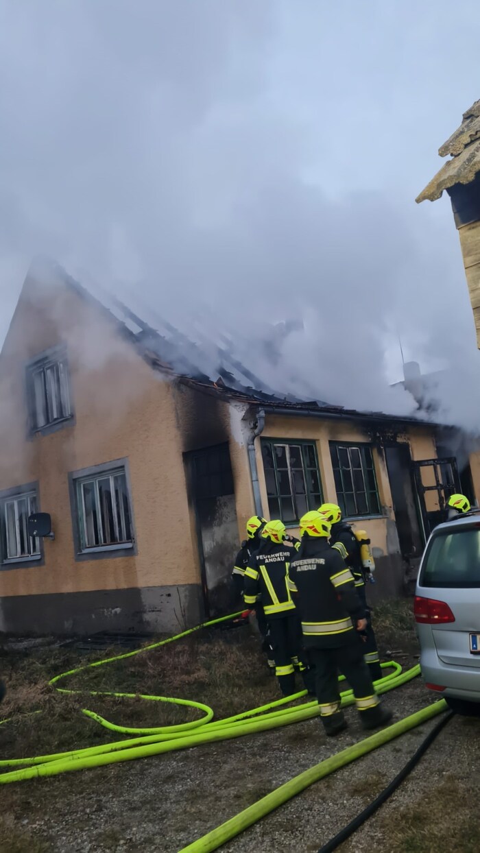 Die FF Andau bei den Löscharbeiten.