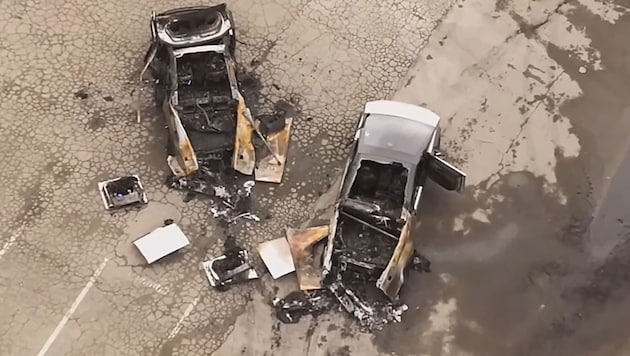 These Cybertrucks went up in flames in Seattle - in all probability they were set on fire. (Bild: kamaeraone)