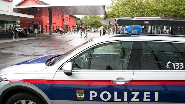 Polizeieinsatz am Bahnhof Dornbirn (Bild: Mathis Fotografie)