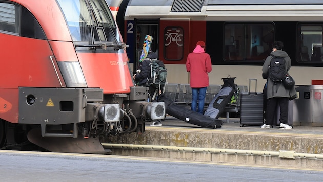 Auf einem Bahnhof im Tiroler Oberland kam es zur Attacke (Symbolbild). (Bild: Birbaumer Christof)