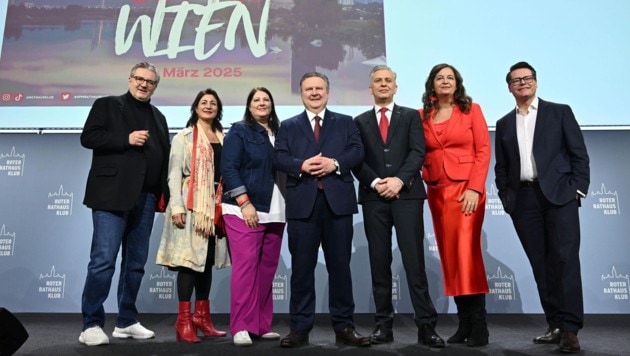 Bürgermeister Michael Ludwig mit SPÖ Wien-Klubobmann Joe Taucher und den SPÖ-Stadträten der Wiener Stadtregierung. (Bild: APA/HELMUT FOHRINGER)