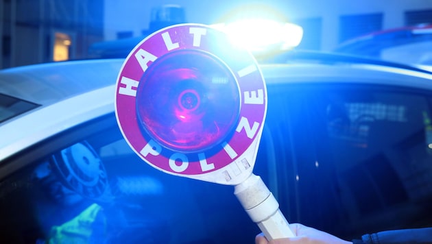 Linzer Polizisten führten Freitagnacht einen Verkehrsschwerpunkt durch.