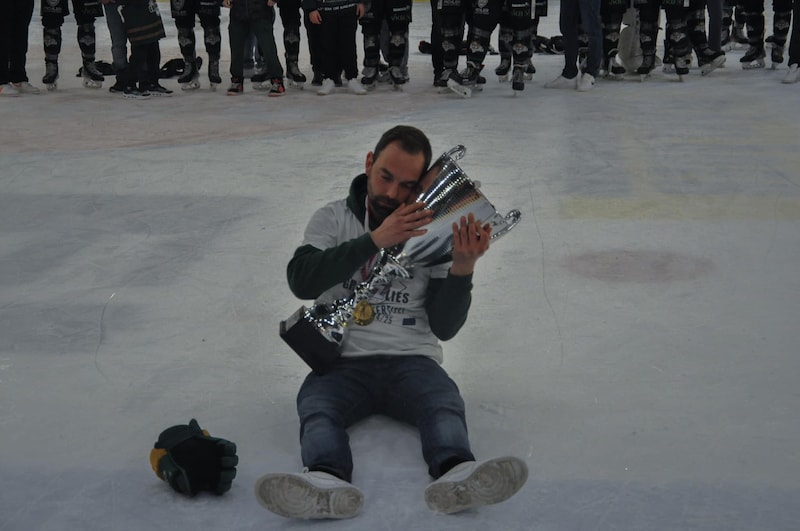 Come here, championship trophy! (Bild: Grizzlies)