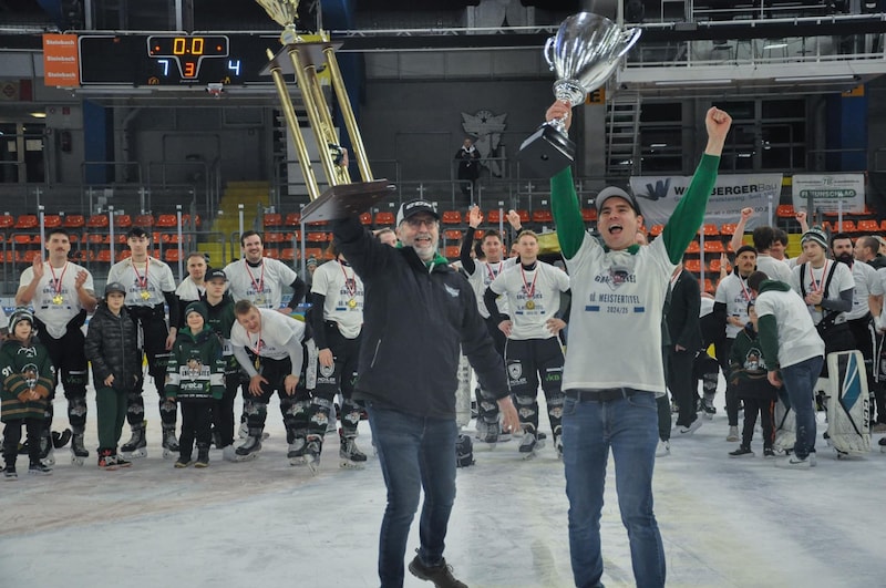 The Grizzlies celebrating the championship (Bild: Grizzlies)