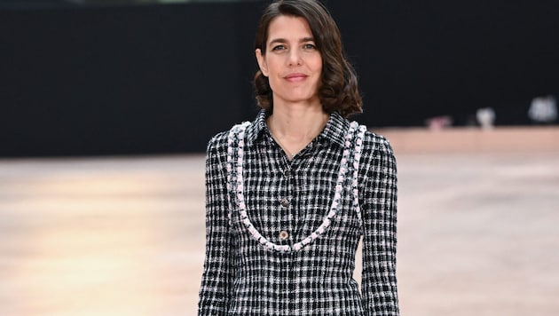 Charlotte Casiraghi did not miss the Chanel fashion show. (Bild: Viennareport)