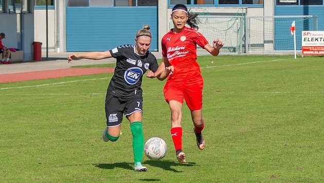 The Mondsee women (right) play their last games in the spring (Bild: Kickerin)