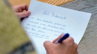 Der Betrugsfall dreht sich um ein selbst geschriebenes Testament (Symbolbild).