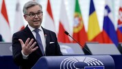 EU-Kommissar Magnus Brunner legt nach 100 Tagen ein neues Abschiebegesetz vor. 