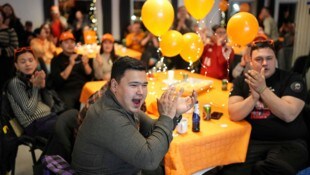 Partystimmung bei der oppositionellen Naleraq-Partei