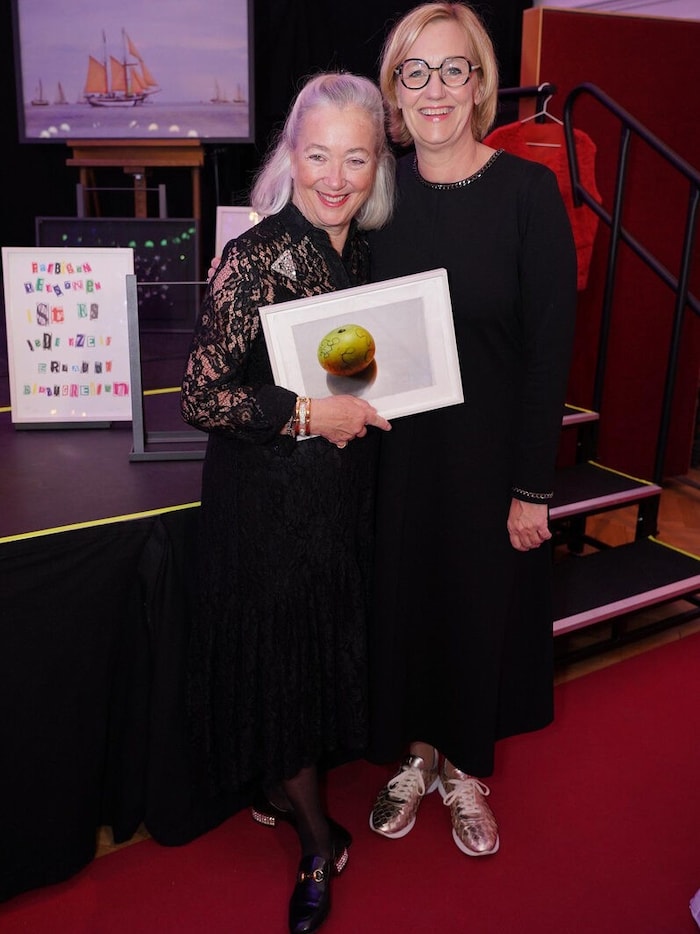 Kunst-Expertin und Horten-Museum-Direktorin Agnes Husslein mit Moderatorin Birgit Fenderl, die ...