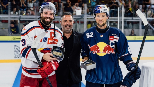 Salzburgs Peter Schneider, Red Bull- Sportboss Christian Winkler und Münchens Patrick Hager (v. ...
