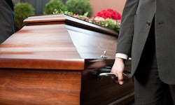 Seelenruhig hatte die Seniorin geschlafen – und zwar so tief, dass sogar ihr vermeintlicher Tod ...