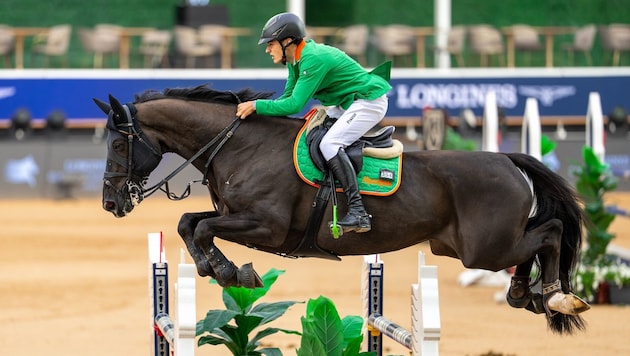 Tobias Pfingstl ist mit 17 Jahren bereits ein sehr guter Springreiter. Vor kurzem trat er bei einem Drei-Stern-Springreitturnier in Doha gegen seinen Vater und Olympiateilnehmer Gerfried Puck an. (Bild: lukaszkowalski_com)