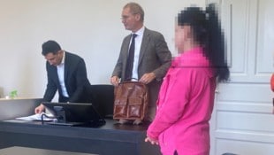 Die 50-jährige Tschetschenin kennt sich im Gerichtssaal aus: Die Frau ist bereits mehrfach wegen ...