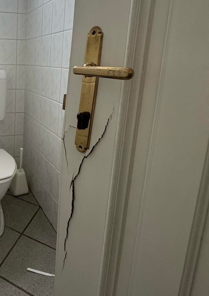 Versperrte Türen wurden mit roher Gewalt aufgebrochen, der Sachschaden ist groß.