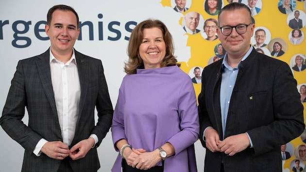 Taking stock of the municipal council and mayoral elections: ÖVP manager Matthias Zauner (right) and local leaders Doris Kirstorfer and Manual Zusag. (Bild: VPNÖ)