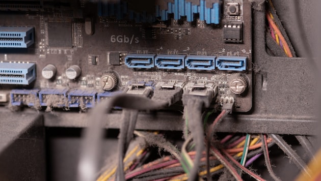 Regular cleaning of the computer is crucial for the functionality and performance of its components. (Bild: YarikL - stock.adobe.com)