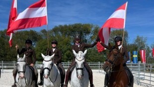 Lisa Ennsmann auf Fiorentino, Silke Falschlunger auf Lunero, Martina Weteschnik auf Bogalho und ...