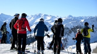 Skifahrer kommen in Salzburg in manchen Regionen noch bis weit nach Ostern auf ihre Kosten. (Bild: BARBARA GINDL)