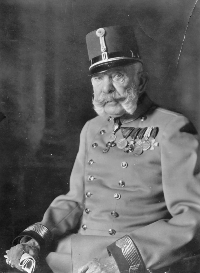 Kaiser Franz Joseph war knapp 84 Jahre alt und bereits 66 Jahre auf dem Thron, als sein ...