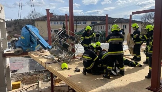 Die Feuerwehr stand mit 15 Kräften im Einsatz (Bild: FF Söding)