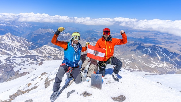 Gipfelfoto vom Kaukasus-Riesen Elbrus. (Bild: Sebastian Breitegger)