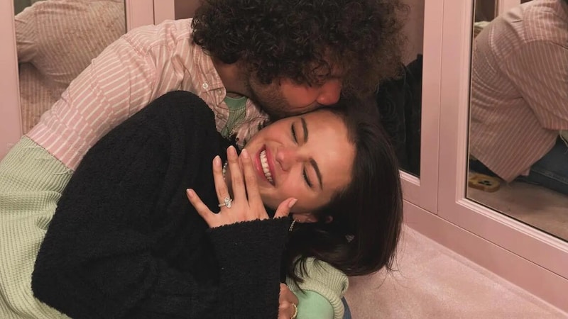 Selena Gomez now prefers to wear her engagement ring. (Bild: instagram.com/selenagomez)