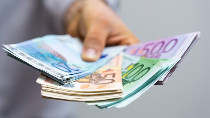 Einige Personen gaben zu bedenken, dass Bargeld ihnen einen besseren Überblick über ihre ...