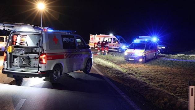 The critically injured man and his passenger were flown to the university hospital. (Bild: BM d.V. Nico Schaden)