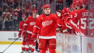 Detroit-Stürmer Marco Kasper spielt im Sommer in der „SHL“ in Kärnten mit.