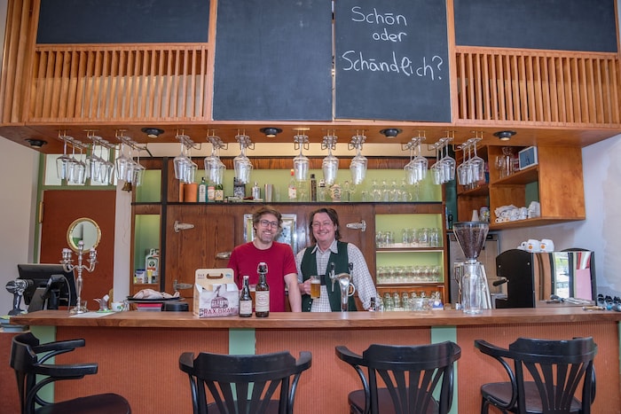 Auch eine gemütliche Bar gibt es im neuen „Raxbräu“.