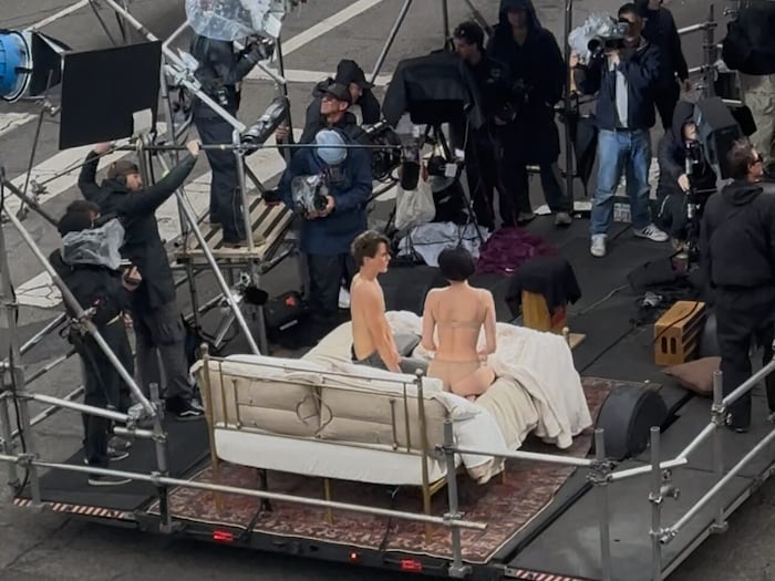 Heidi Klums „GNTM“-Kandidatinnen mussten in Unterwäsche am Hollywood Boulevard posieren.