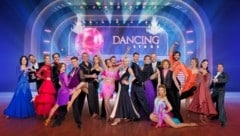 Alle zehn „Dancing Stars“-Promis und ihre jeweiligen Tanzpartner sind bereit: Ab heute geht die Kultsendung in ihre 16. Staffel. (Bild: ORF)