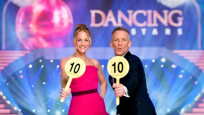 Mirjam Weichselbraun und Andi Knoll führen die nächsten Wochen durch „Dancing Stars“.