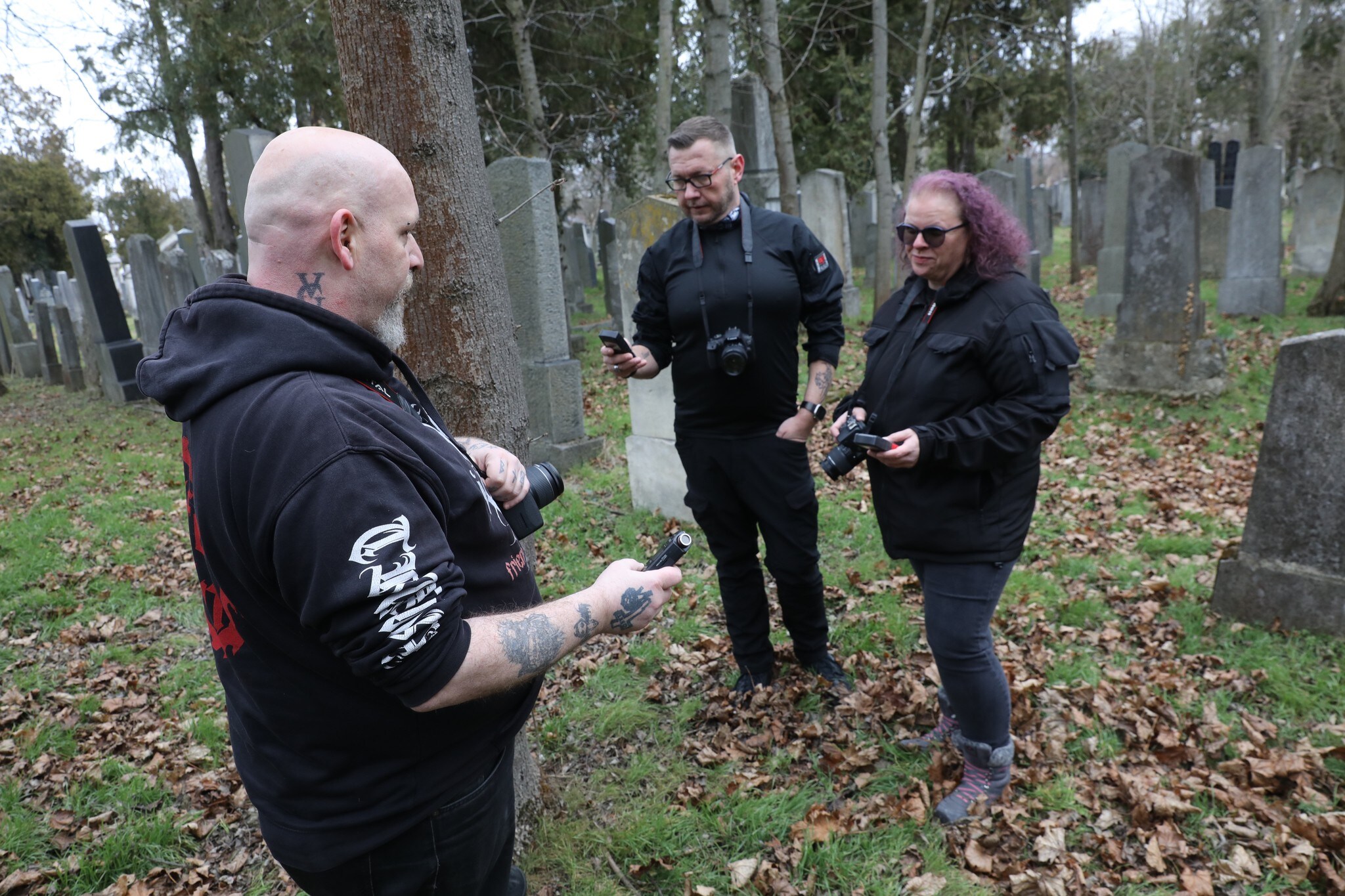 Spuk am Friedhof - Mit Geisterjägern auf den Spuren des Paranormalen