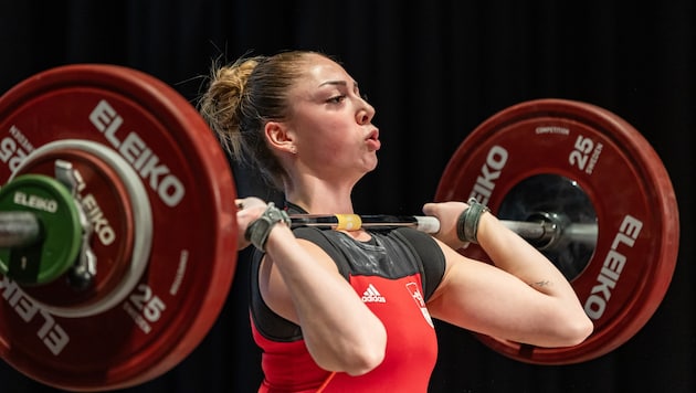 Jessica Stauceanu (20) ist eine von 23 Frauen in der Gewichtheber-Bundesliga. (Bild: Langthaler Gottfried)