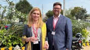 Susanne Feiel und Clemens Weihs reisen aktuell durch Indien, um Studierende für die ...