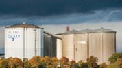 Dunkle Wolken über der Zuckerfabrik Leopoldsdorf. Wie ist die Meinung vor Ort einen Tag nach ...