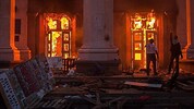 Erst nach 40 Minuten rückten die ersten Löschtrupps aus, obwohl sich ein Feuerwehrstützpunkt in ...